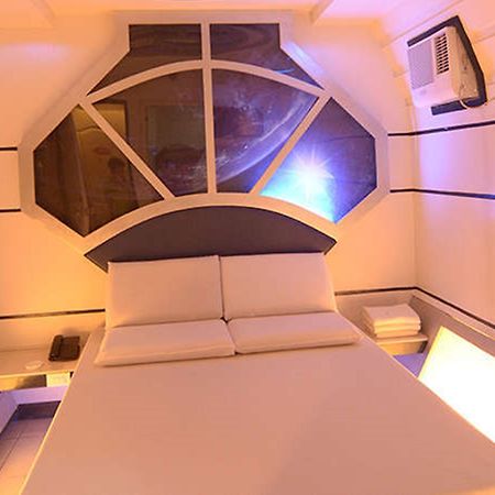 Astrotel Guadalupe Mandaluyong Extérieur photo